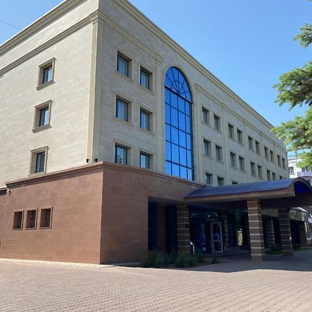 Nurtau Hotel พาฟโลดาร์ ภายนอก รูปภาพ